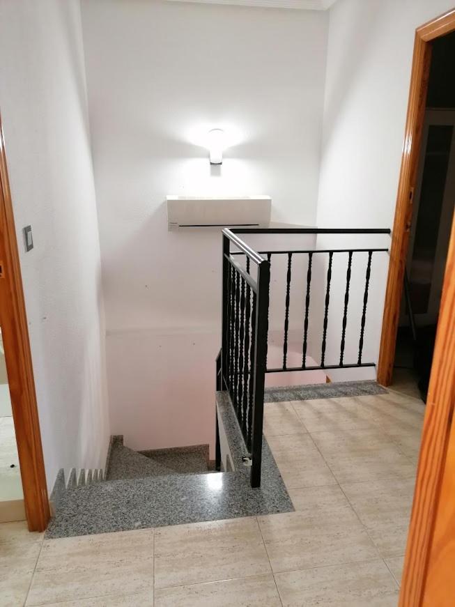 Magnificent 3 Bedroom House Close To The Beach With Community Swimming Pool Santa Pola Exterior photo